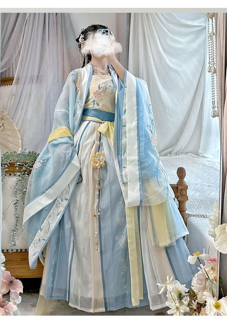 Gradient embroidered long-sleeved shirt with suspenders and one-piece waist-length pleated skirt made in Song Dynasty, Hanfu for women